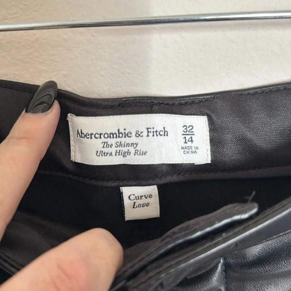 Abercrombie & Fitch The Skinny Ultra High Rise Black  Faux Leather Pants Size 14 - Picture 4 of 8